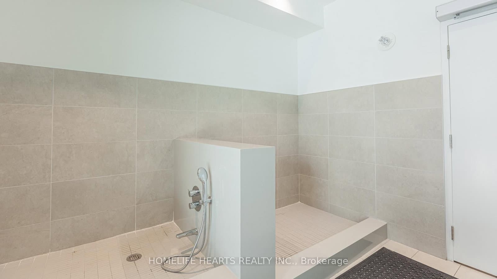 8868 Yonge Street, Unit 818 thumbnail 30