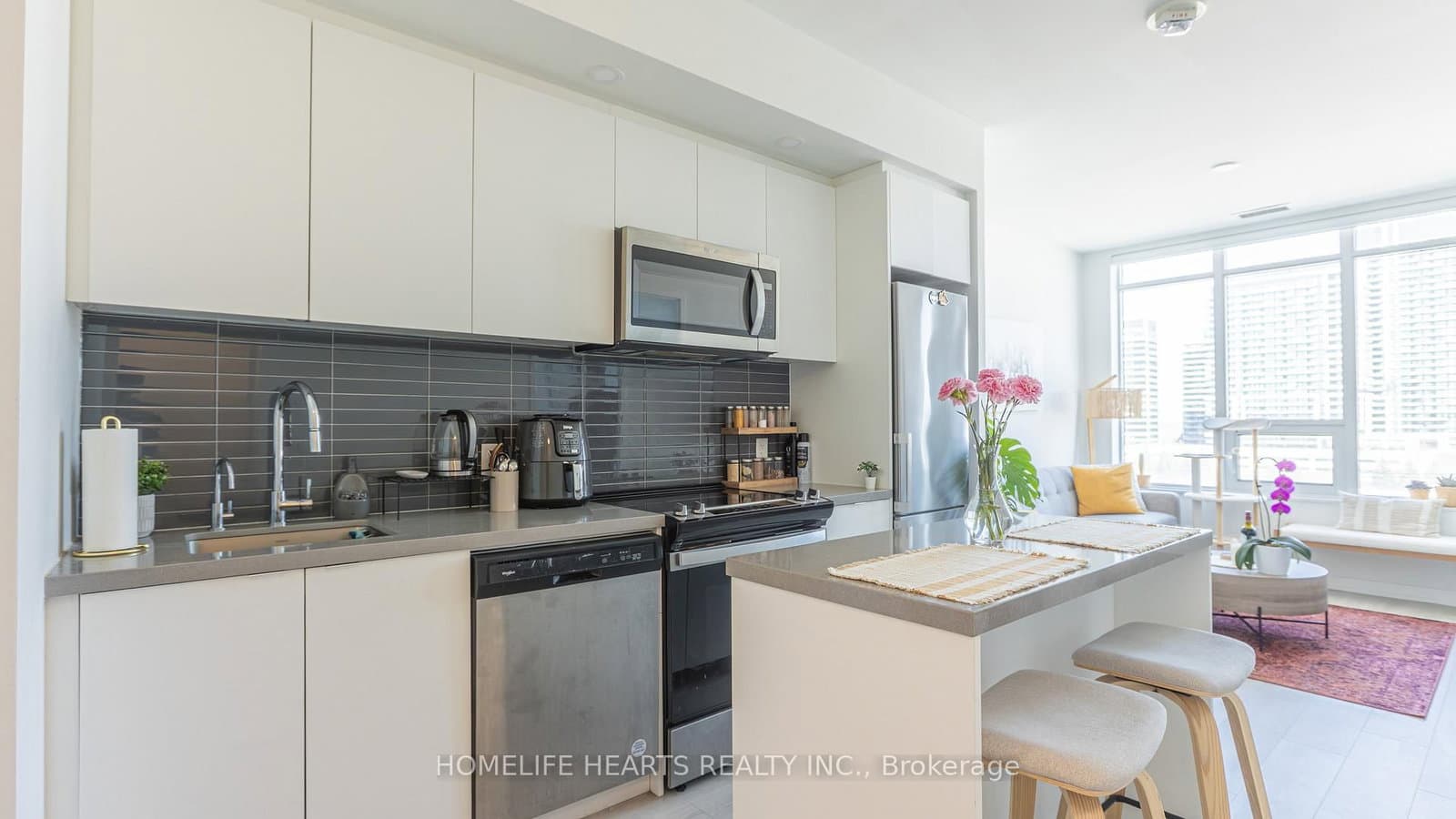 8868 Yonge Street, Unit 818 thumbnail 4