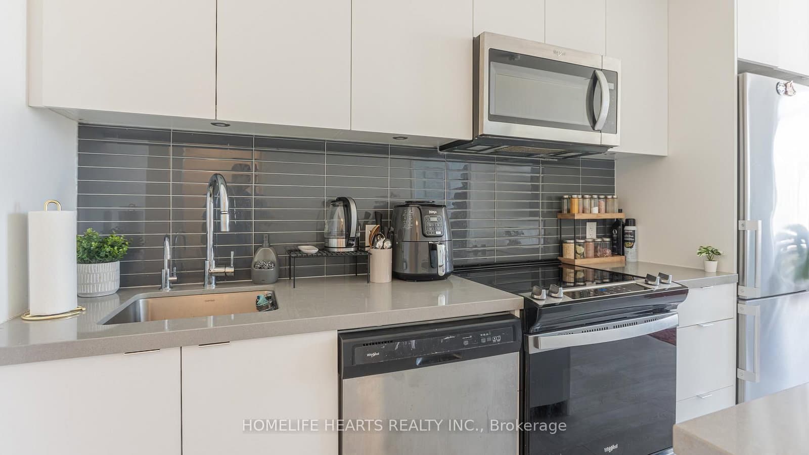8868 Yonge Street, Unit 818 thumbnail 6
