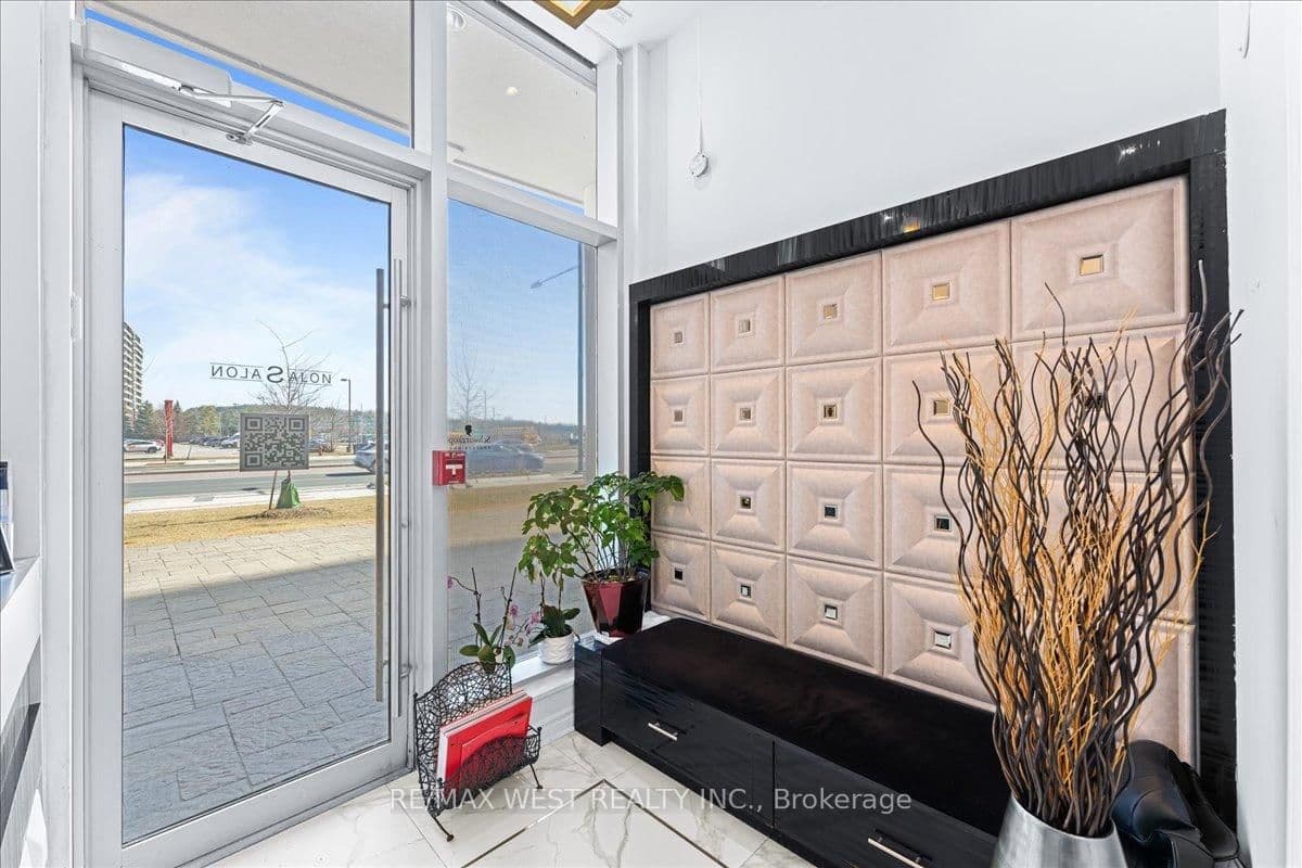 9610 Yonge Street, Unit A8 thumbnail 12
