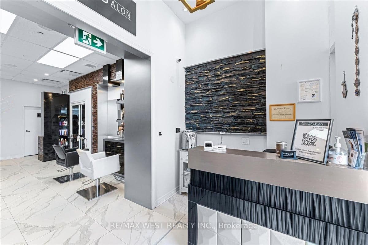 9610 Yonge Street, Unit A8 thumbnail 15