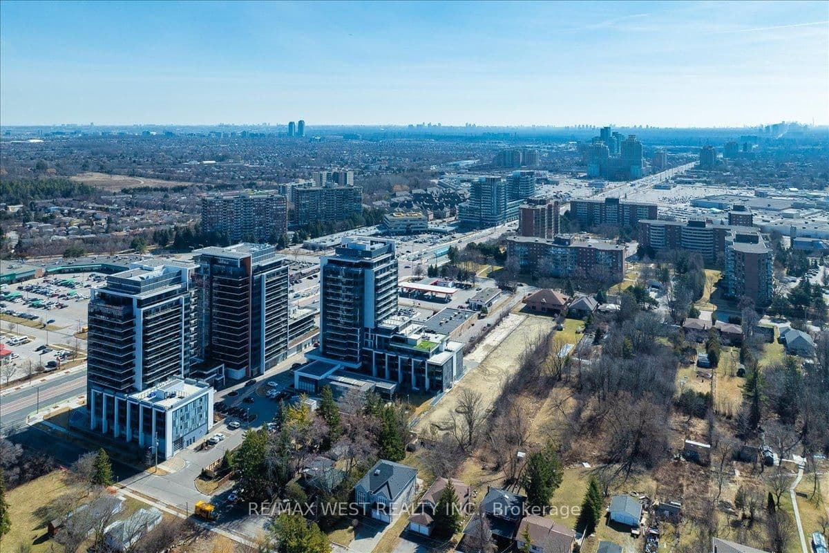 9610 Yonge Street, Unit A8 thumbnail 30