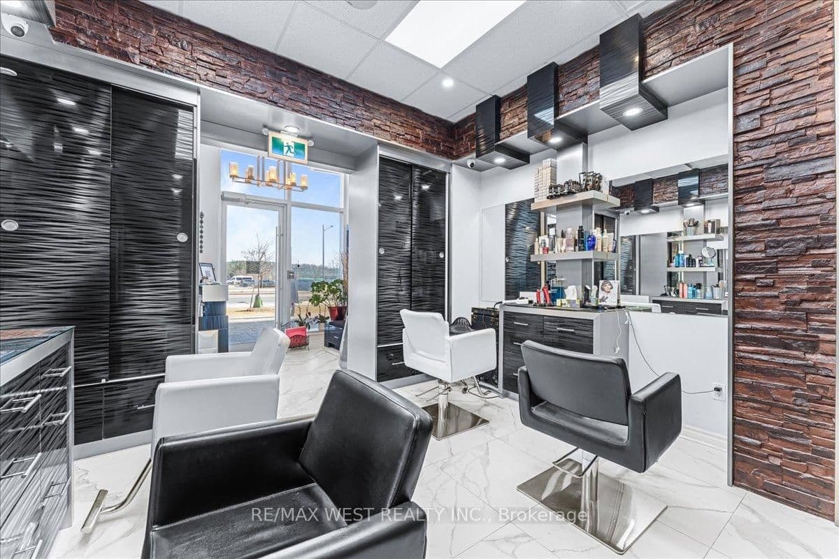 9610 Yonge Street, Unit A8 thumbnail 5