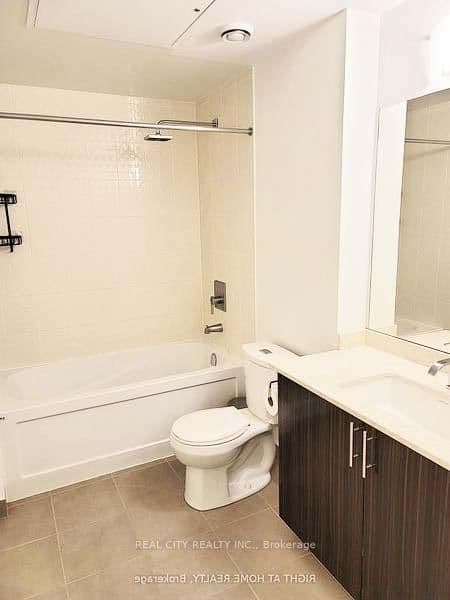 7167 Yonge Street, Unit 407 thumbnail 11
