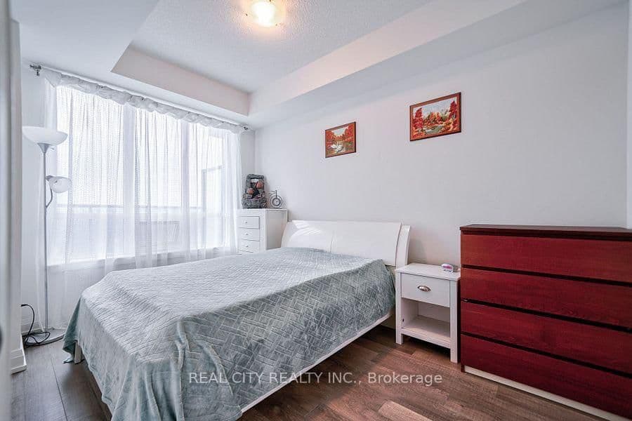 7167 Yonge Street, Unit 407 thumbnail 7