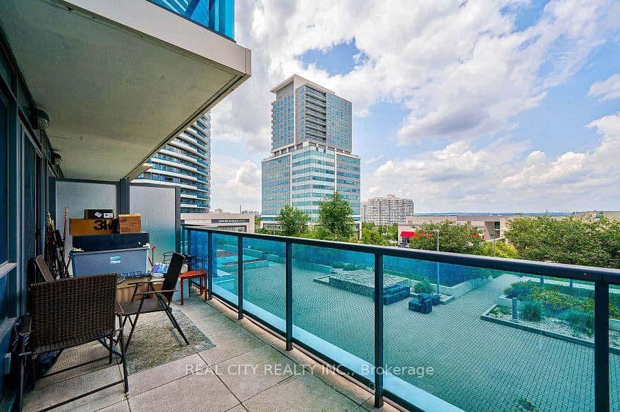 7167 Yonge Street, Unit 407 thumbnail 8