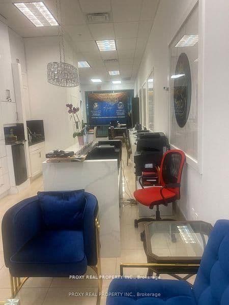 7163 Yonge Street, Unit 119 thumbnail 4