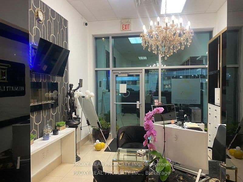 7163 Yonge Street, Unit 119 thumbnail 6