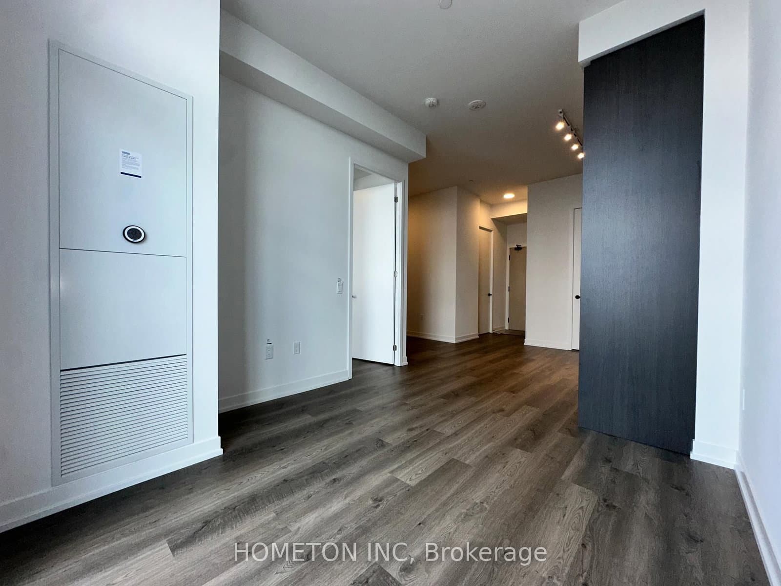 195 Commerce Street, Unit 2110 thumbnail 3
