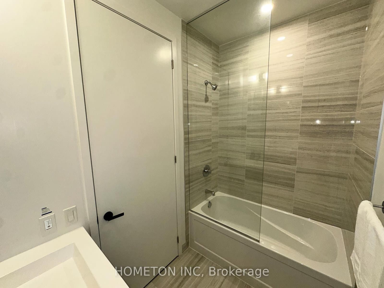 195 Commerce Street, Unit 2110 thumbnail 6