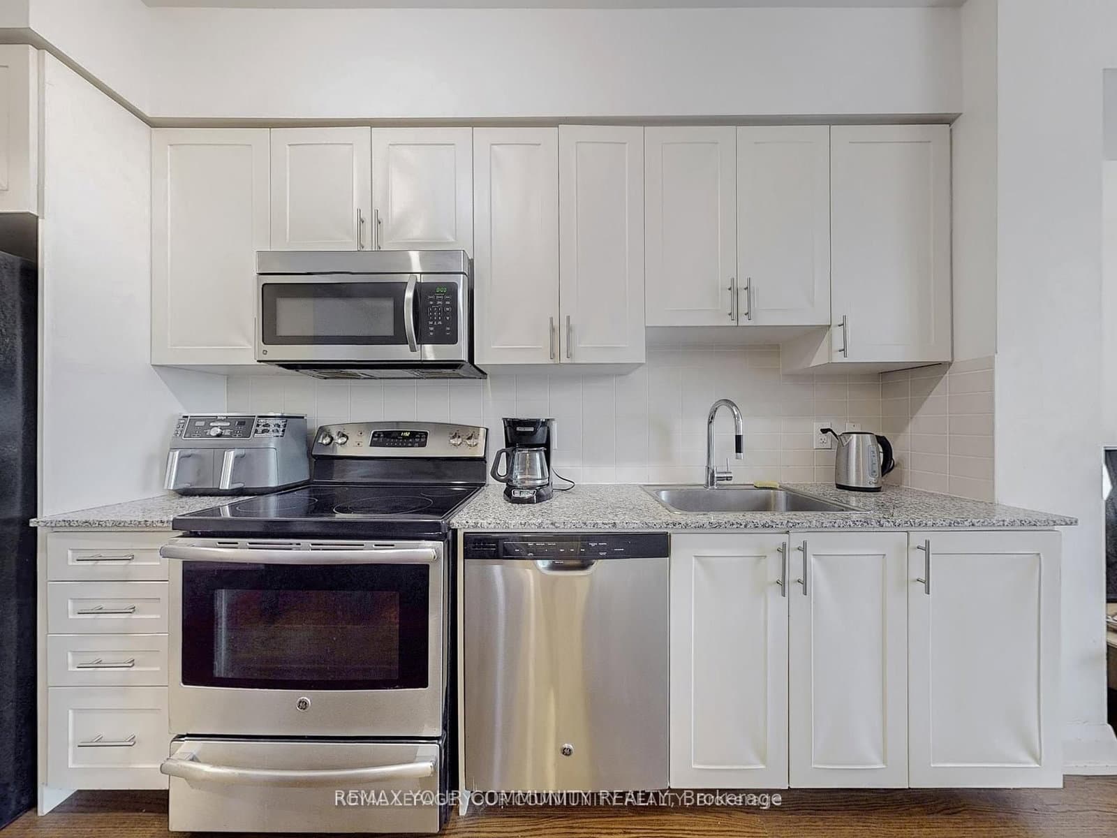 7161 Yonge Street, Unit 522 thumbnail 15