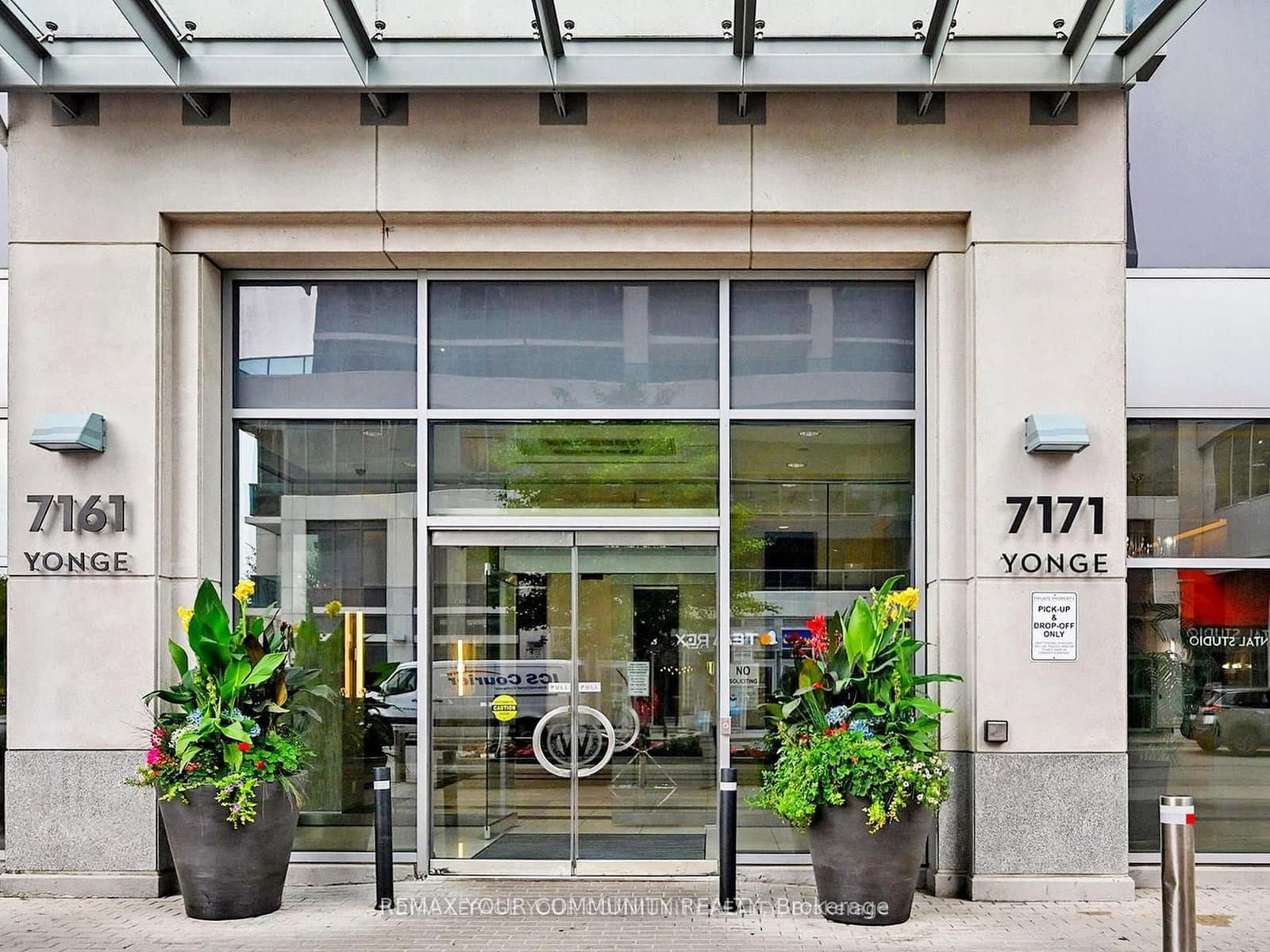 7161 Yonge Street, Unit 522 thumbnail 2