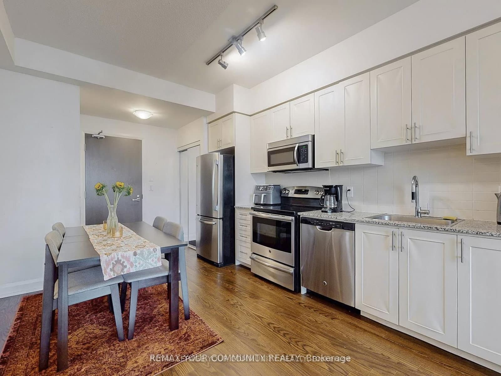 7161 Yonge Street, Unit 522 thumbnail 7