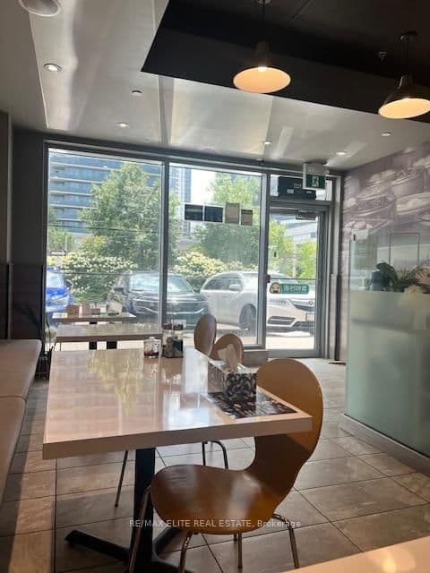 7181 Yonge Street, Unit 30 thumbnail 2