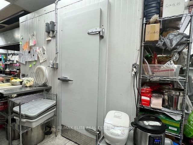 7181 Yonge Street, Unit 30 thumbnail 5