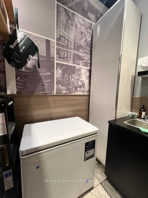 7181 Yonge Street, Unit 30 thumbnail 7