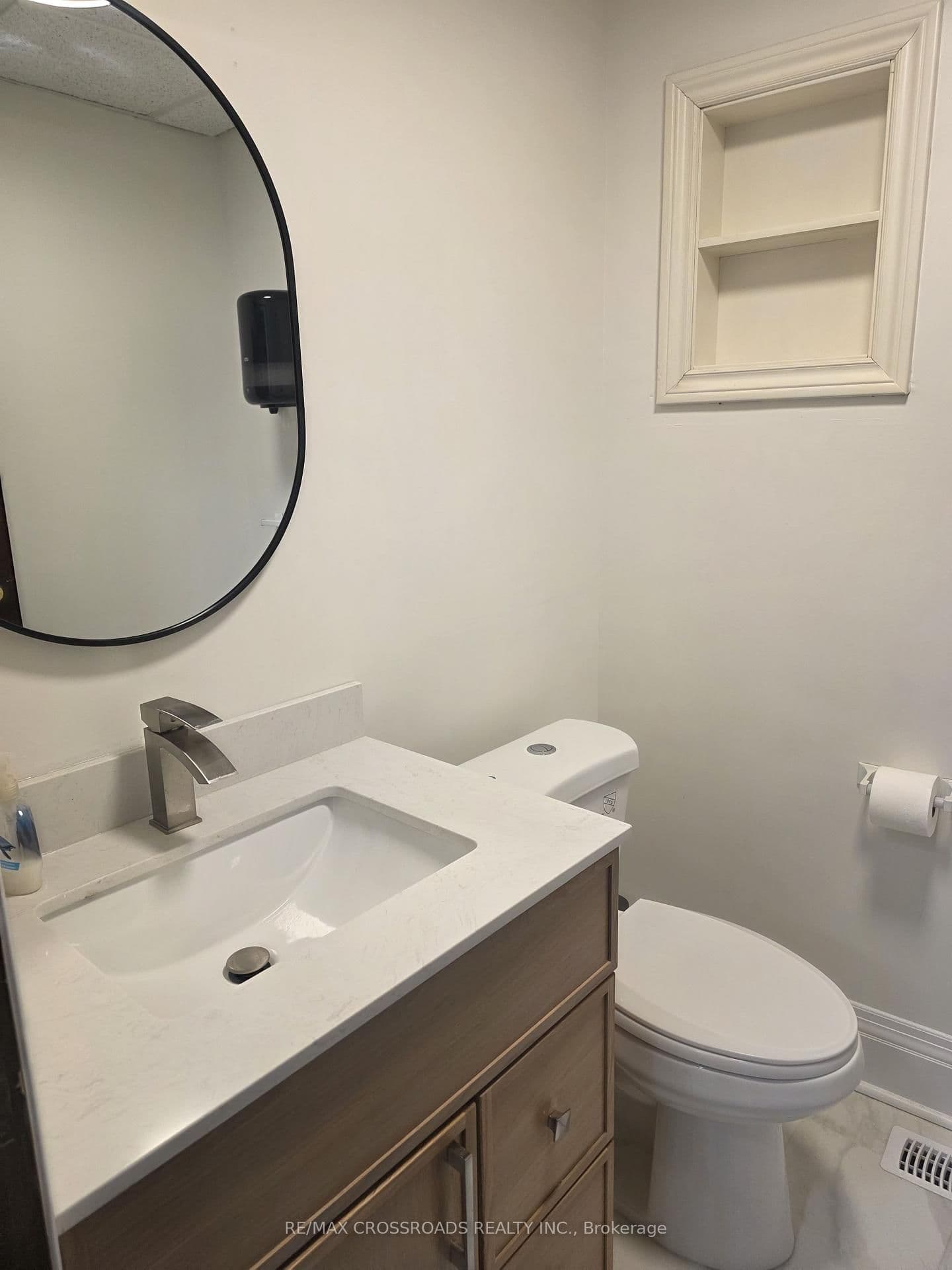 15221 Yonge Street, Unit 5 thumbnail 25