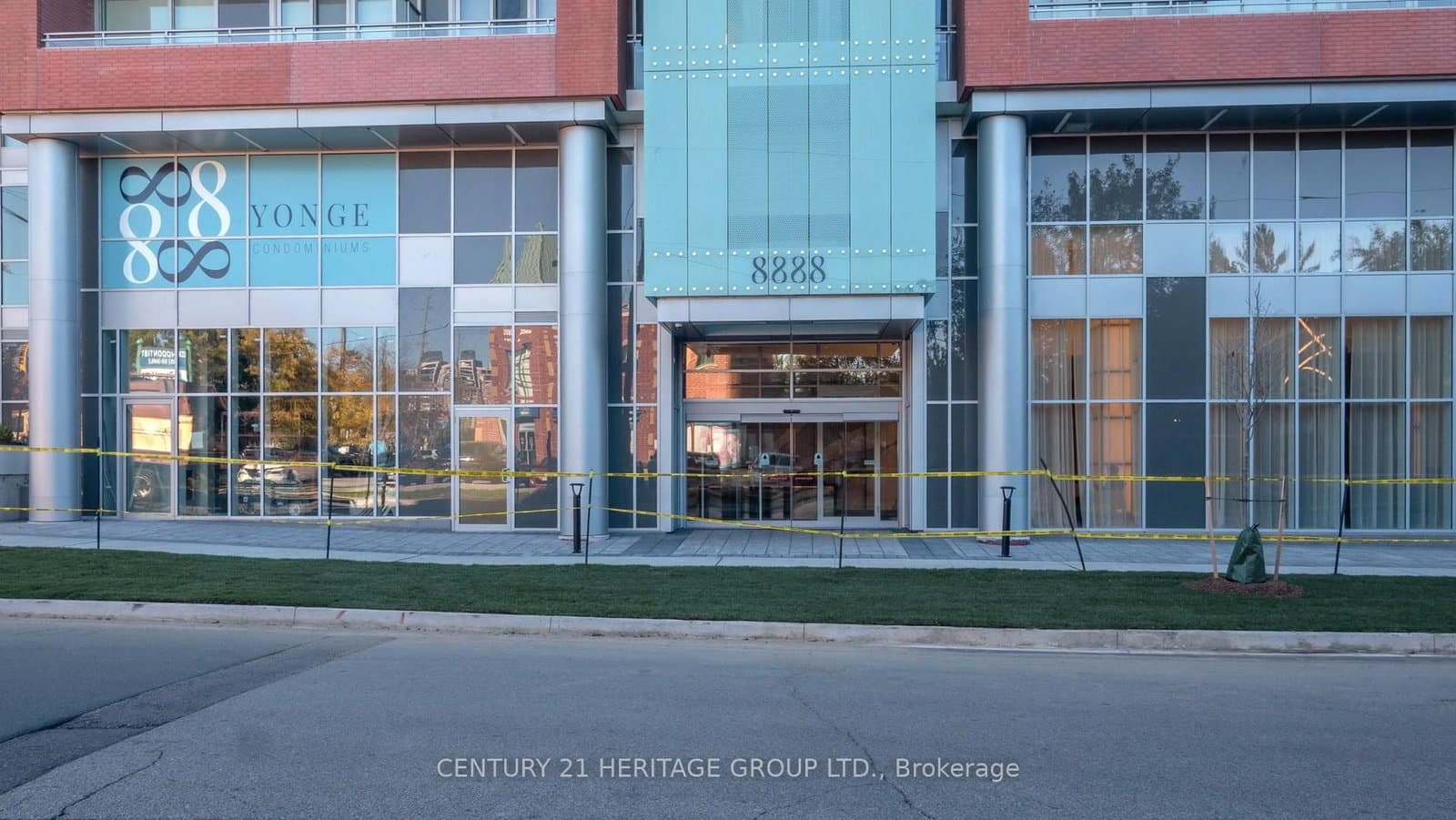 8888 Yonge Street, Unit 1205 thumbnail 2