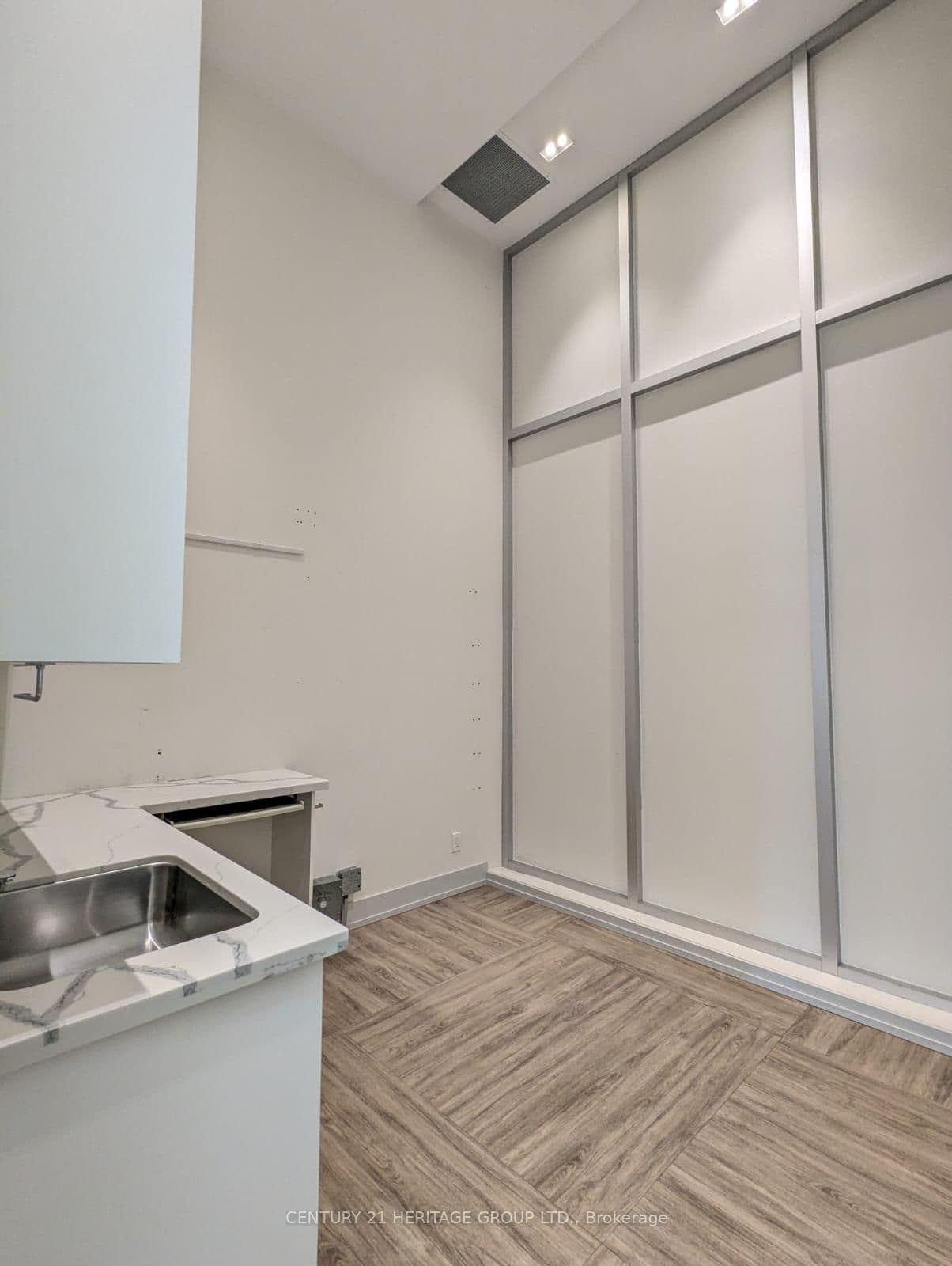 8763 Bayview Avenue, Unit 123 & 125 thumbnail 6