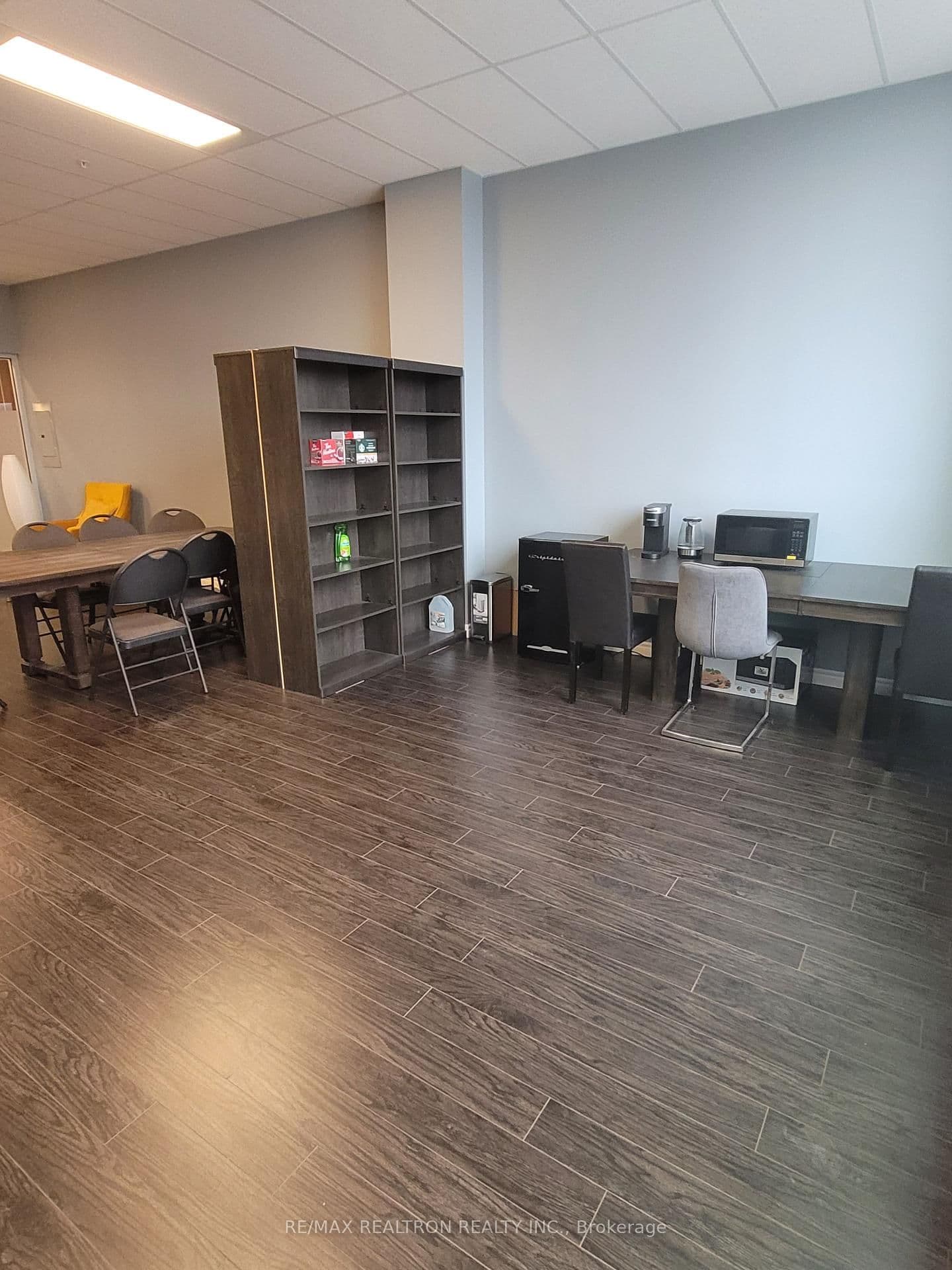 7163 Yonge Street, Unit 289 thumbnail 8