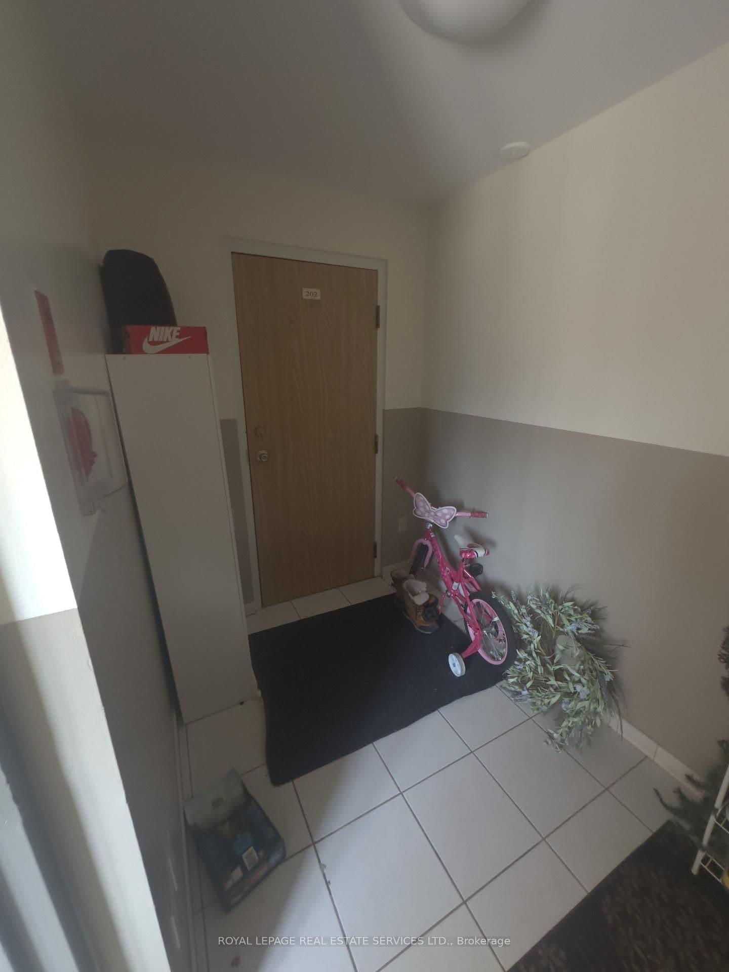 10055 Keele Street, Unit 202 thumbnail 12