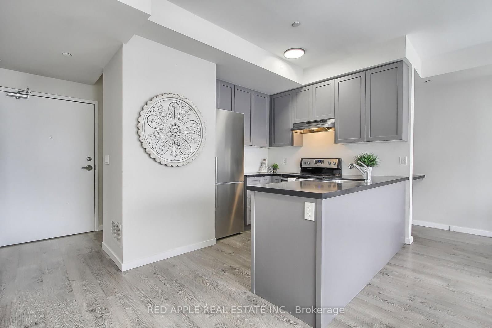 600 Alex Gardner Circle, Unit 110 thumbnail 2