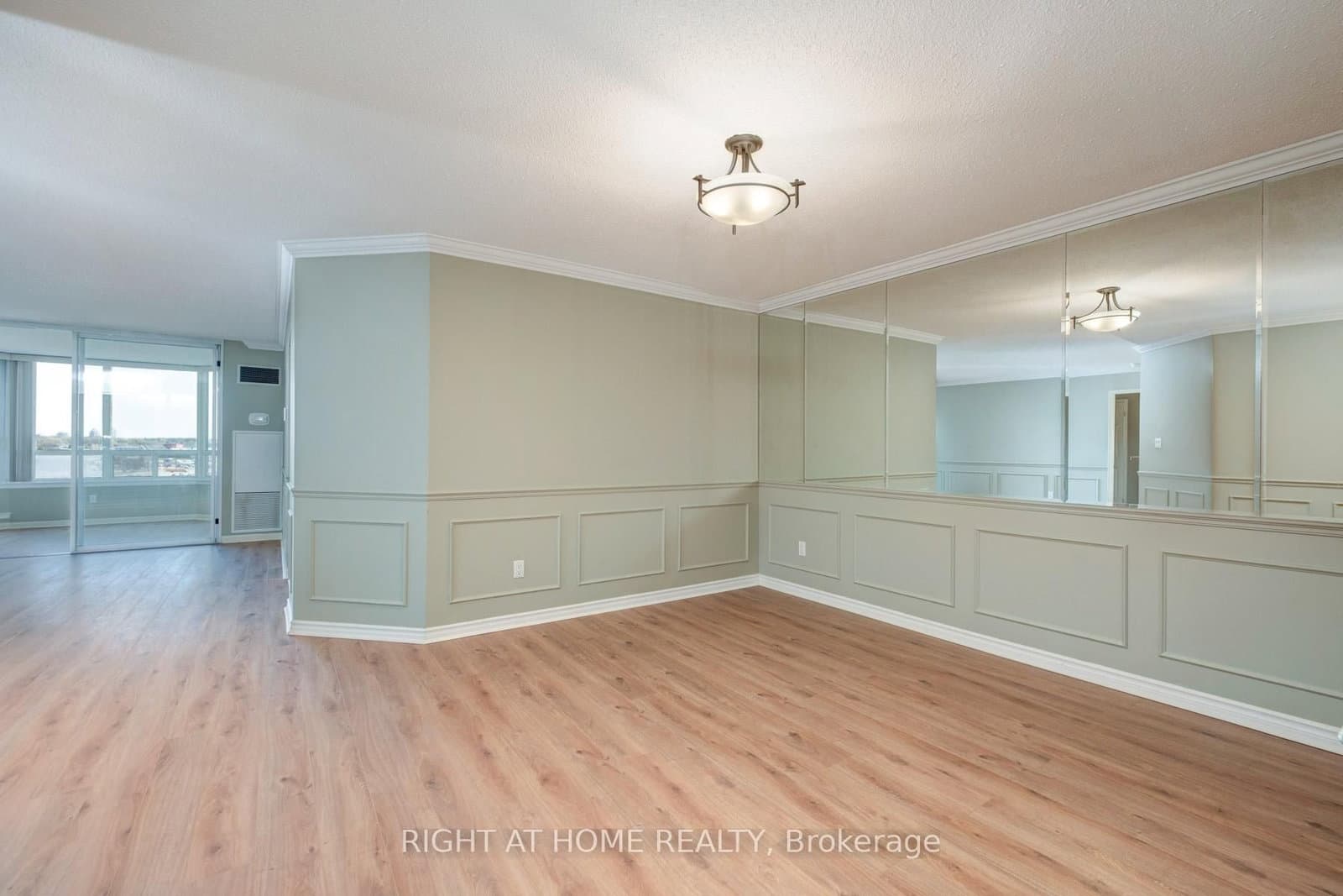 610 Bullock Drive, Unit 1116 thumbnail 10