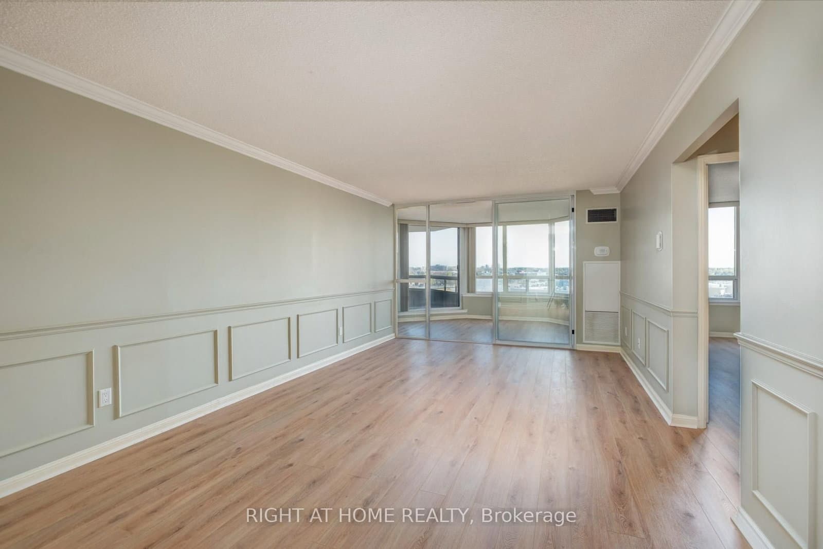610 Bullock Drive, Unit 1116 thumbnail 11