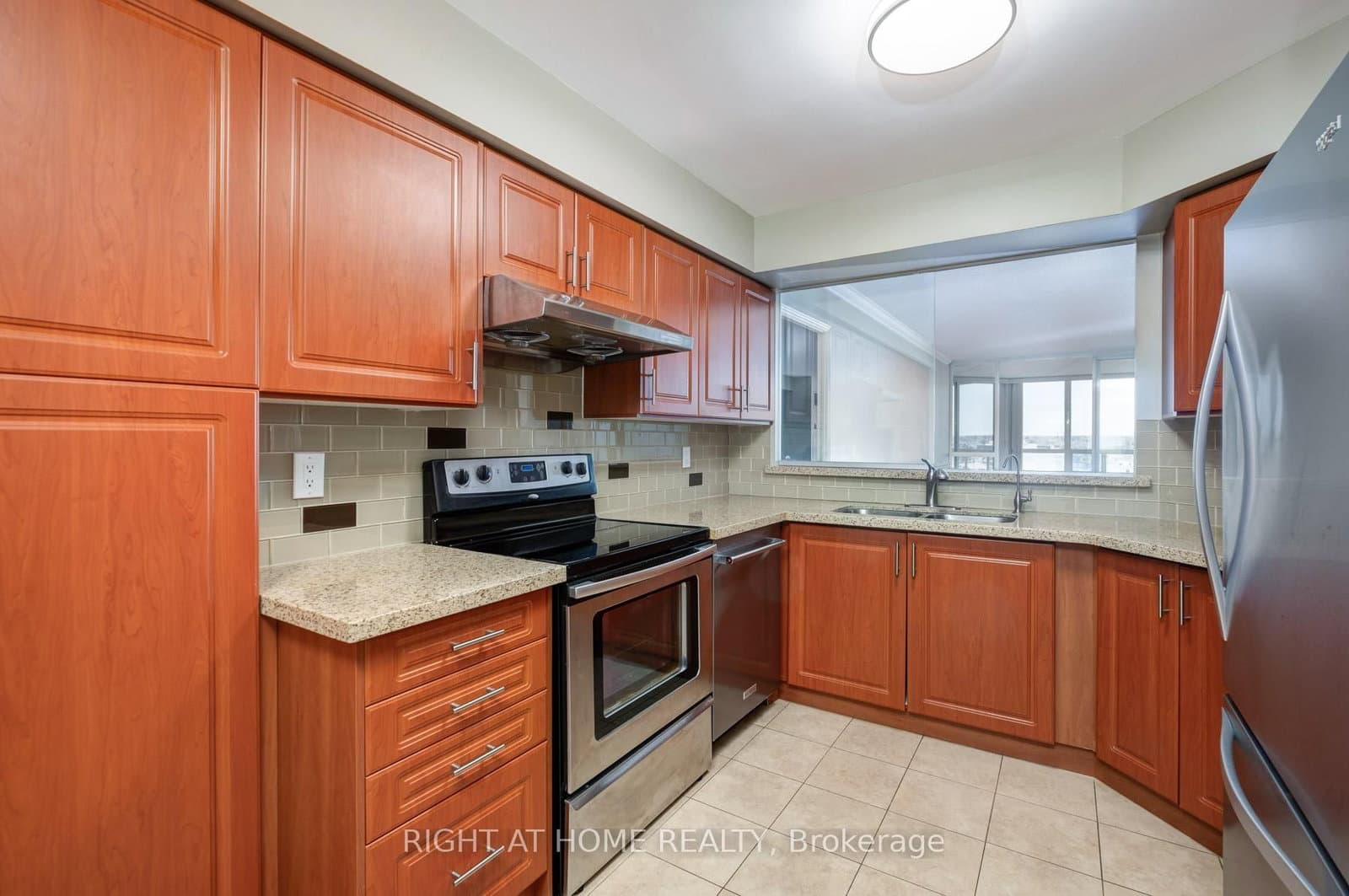 610 Bullock Drive, Unit 1116 thumbnail 13