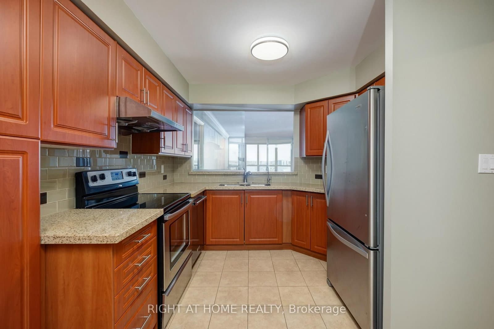 610 Bullock Drive, Unit 1116 thumbnail 14