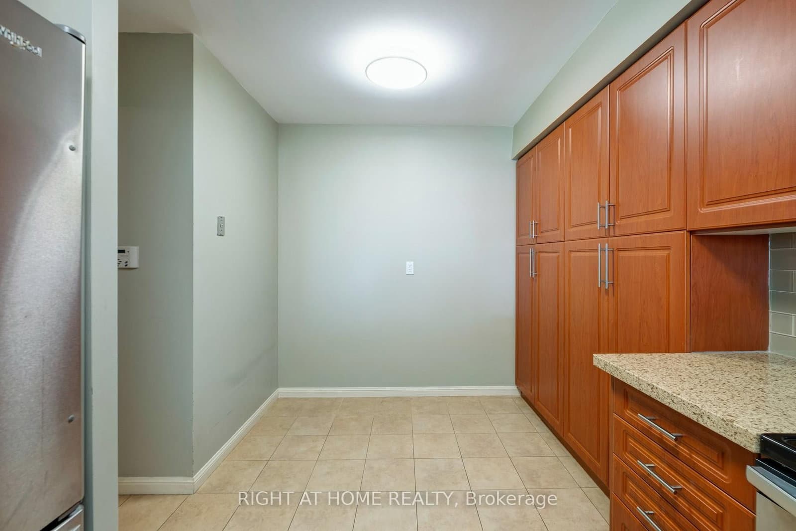 610 Bullock Drive, Unit 1116 thumbnail 15