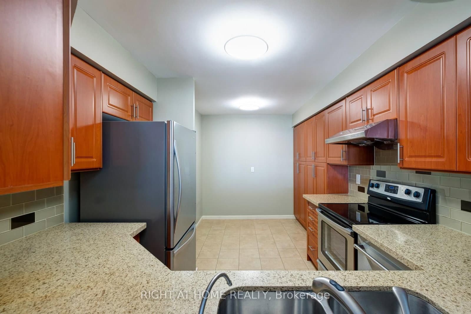 610 Bullock Drive, Unit 1116 thumbnail 16