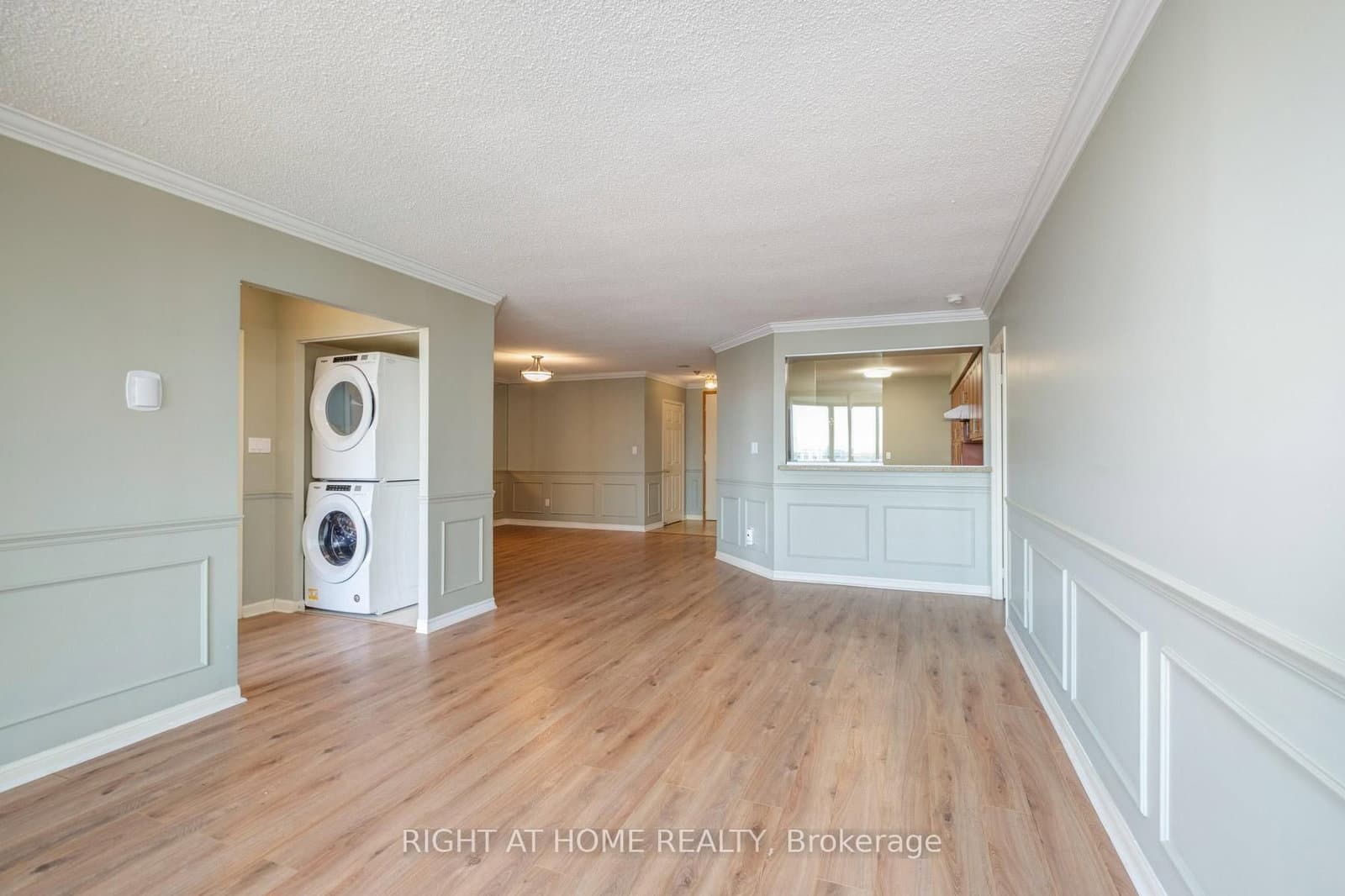610 Bullock Drive, Unit 1116 thumbnail 20