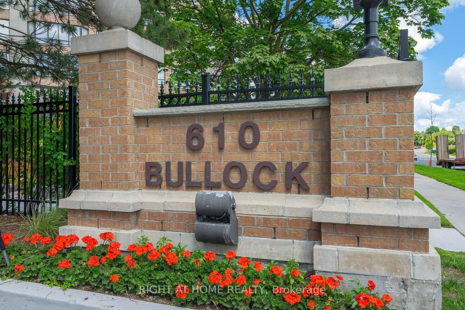 610 Bullock Drive, Unit 1116 thumbnail 3