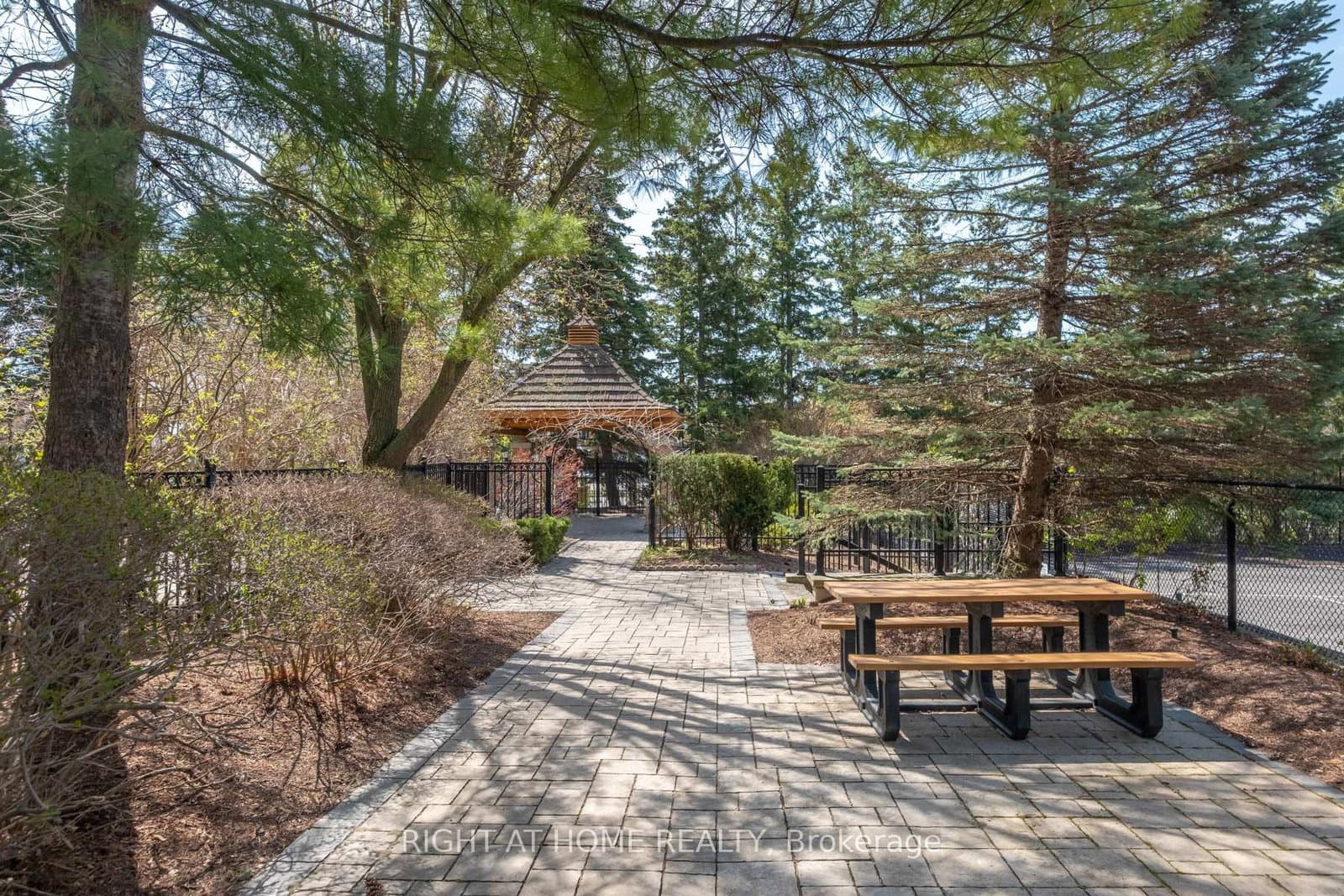 610 Bullock Drive, Unit 1116 thumbnail 32