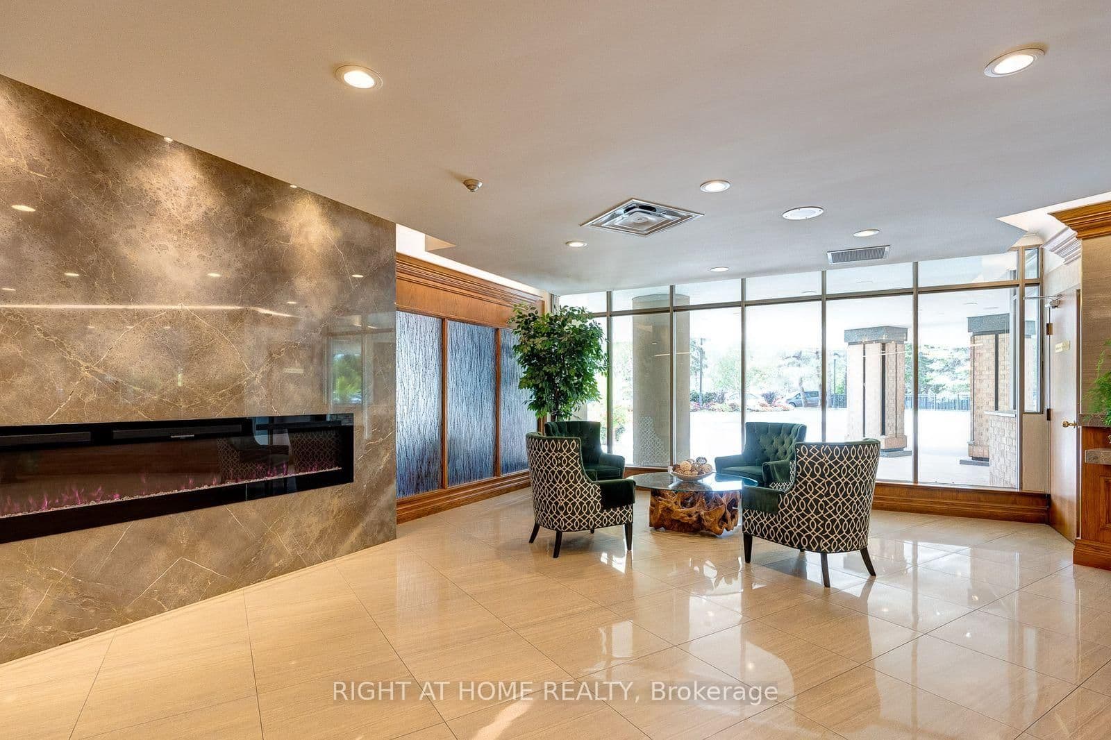 610 Bullock Drive, Unit 1116 thumbnail 6