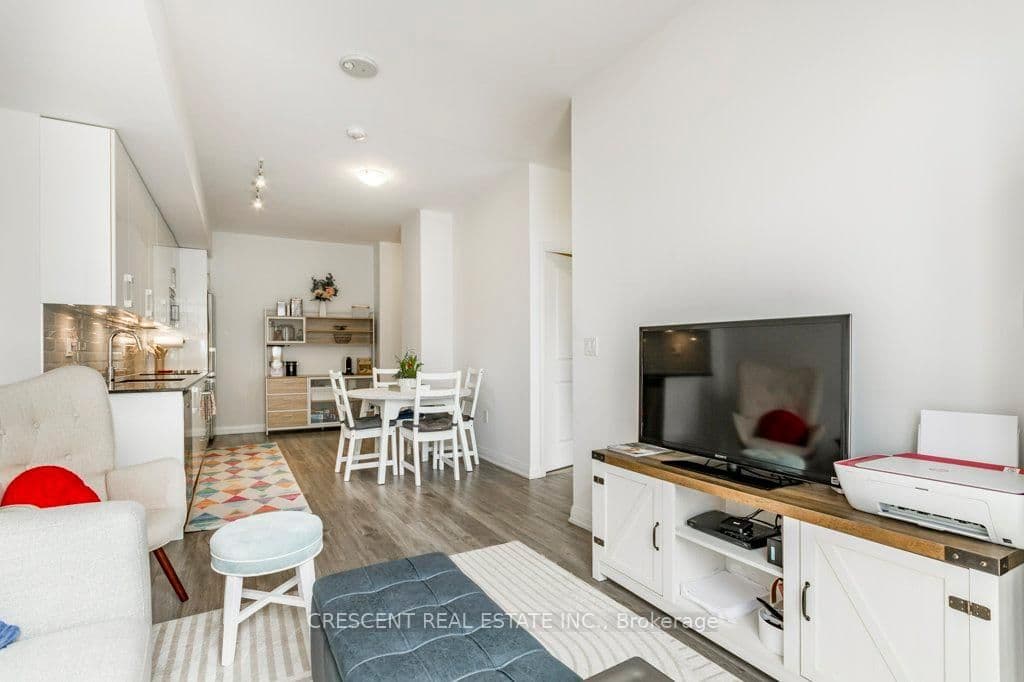 99 Eagle Rock Way, Unit TH101 thumbnail 11