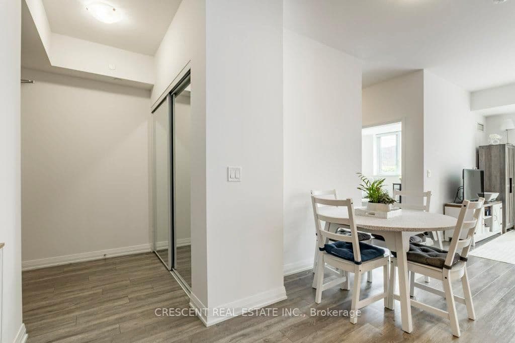 99 Eagle Rock Way, Unit TH101 thumbnail 4