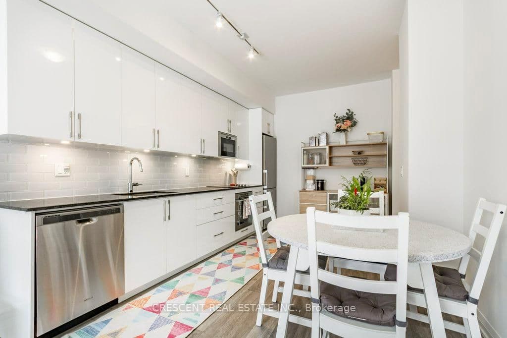 99 Eagle Rock Way, Unit TH101 thumbnail 9