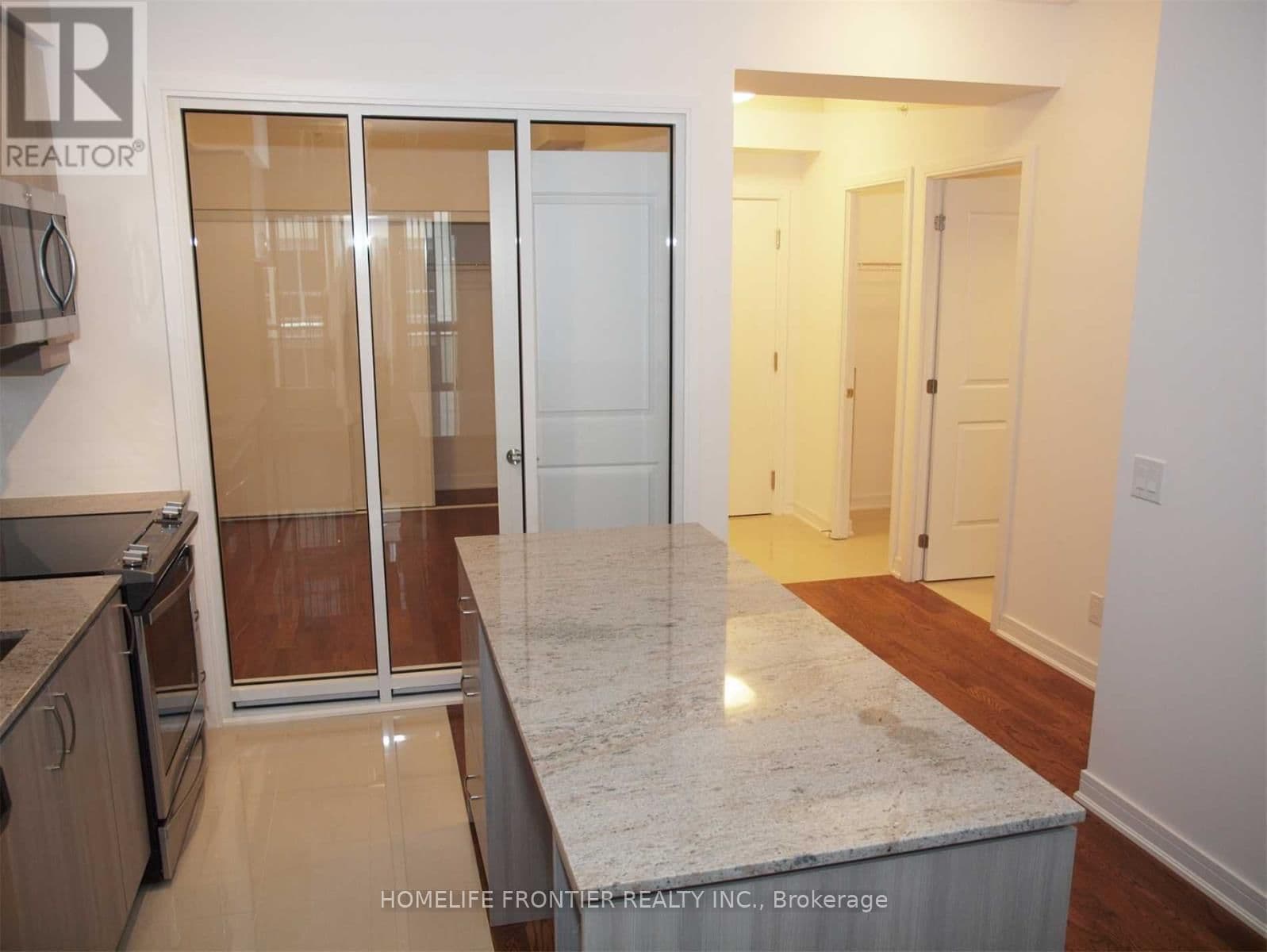 9191 SW Yonge Street SW, Unit 512 thumbnail 6