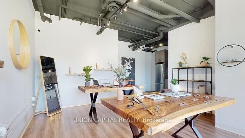 3380 Bur Oak Avenue, Unit 8 thumbnail 2