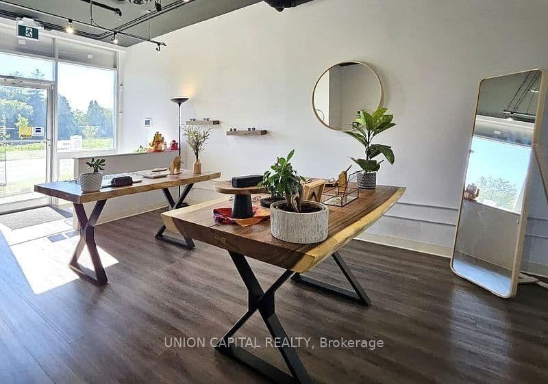 3380 Bur Oak Avenue, Unit 8 thumbnail 5
