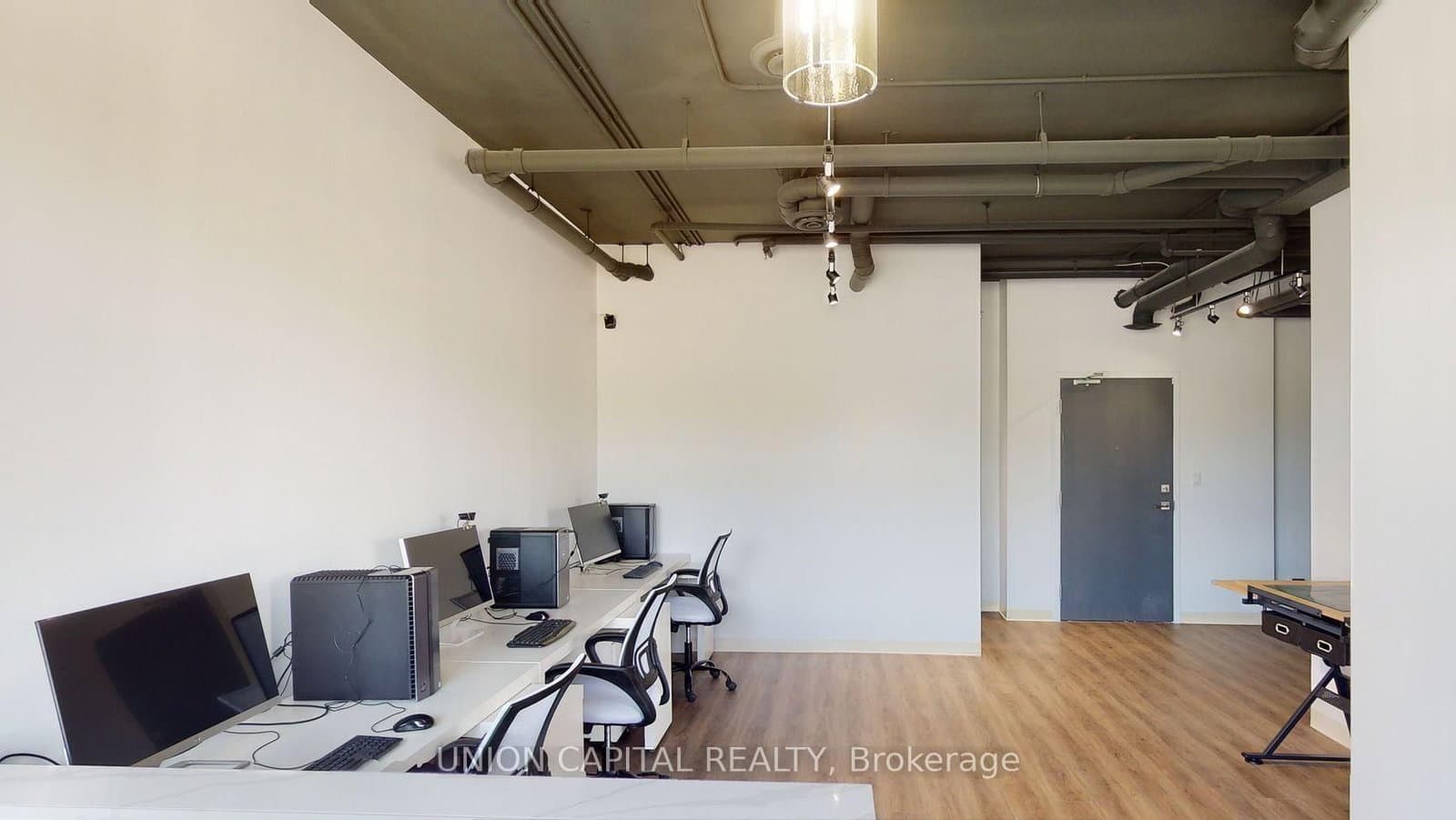3380 Bur Oak Avenue, Unit 8 thumbnail 6