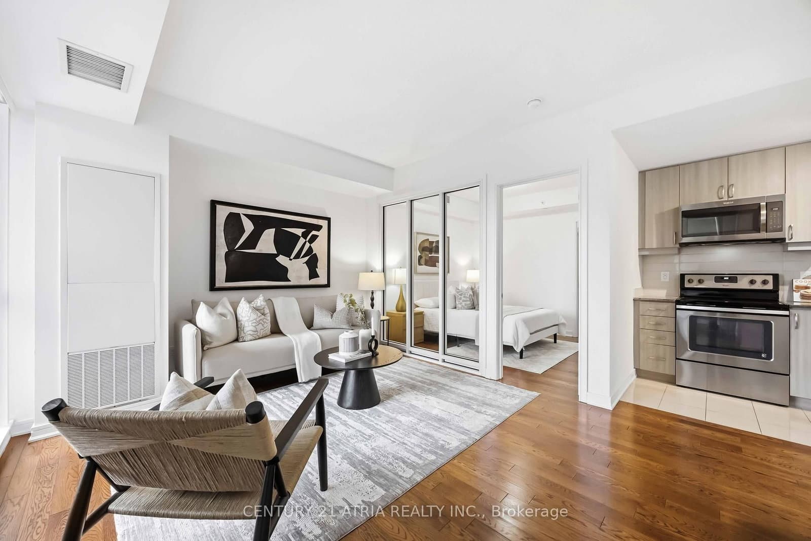 9199 Yonge Street, Unit 518 thumbnail 3
