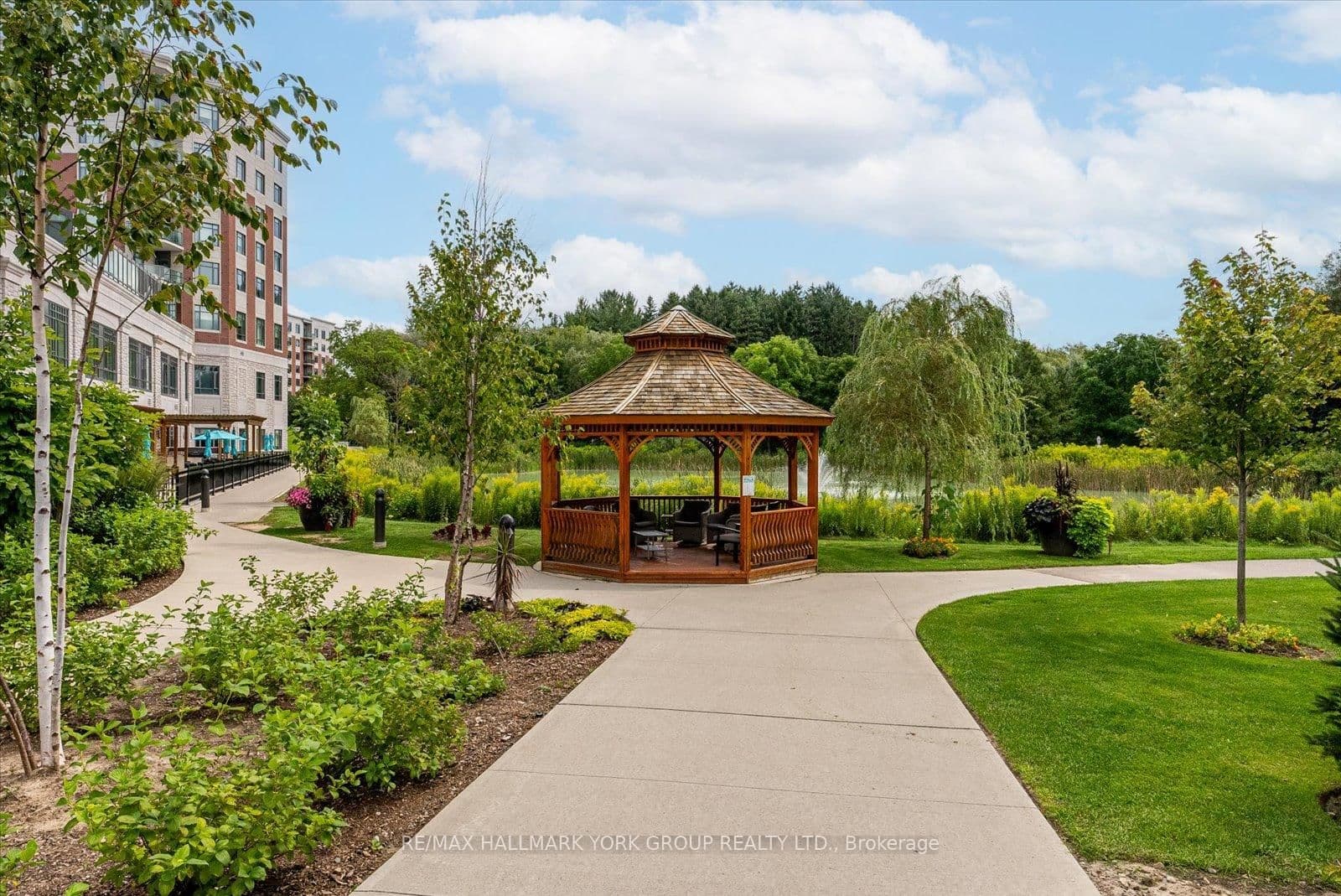 460 William Graham Drive, Unit 402 thumbnail 49