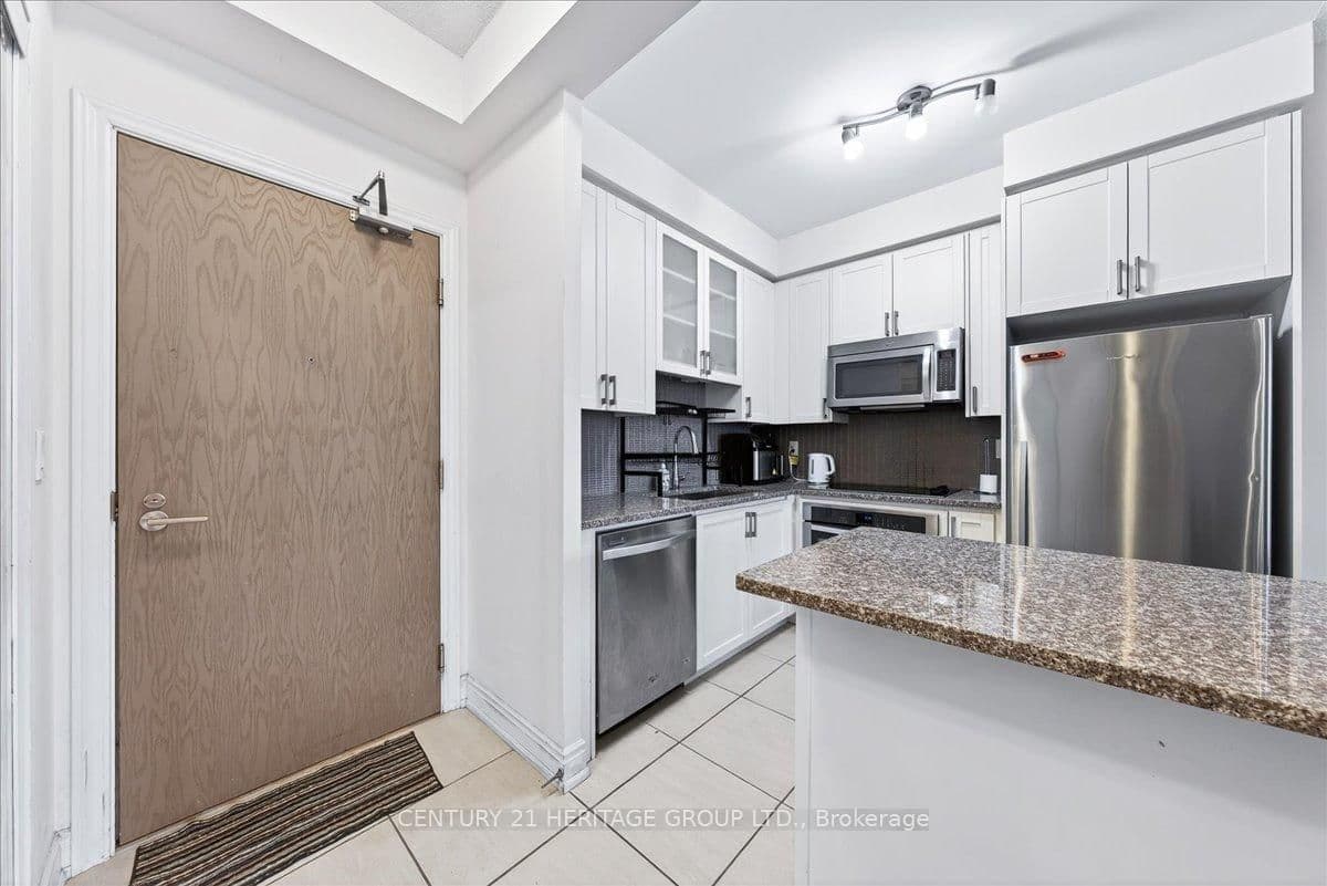 9088 Yonge Street, Unit 510A thumbnail 3