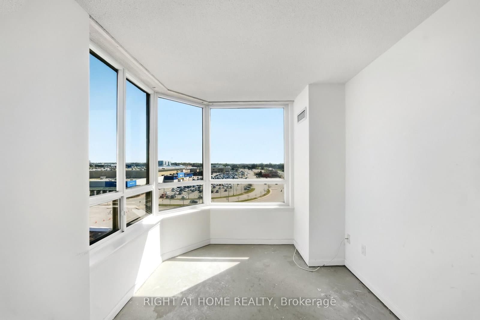 610 BULLOCK Drive, Unit 803 thumbnail 10