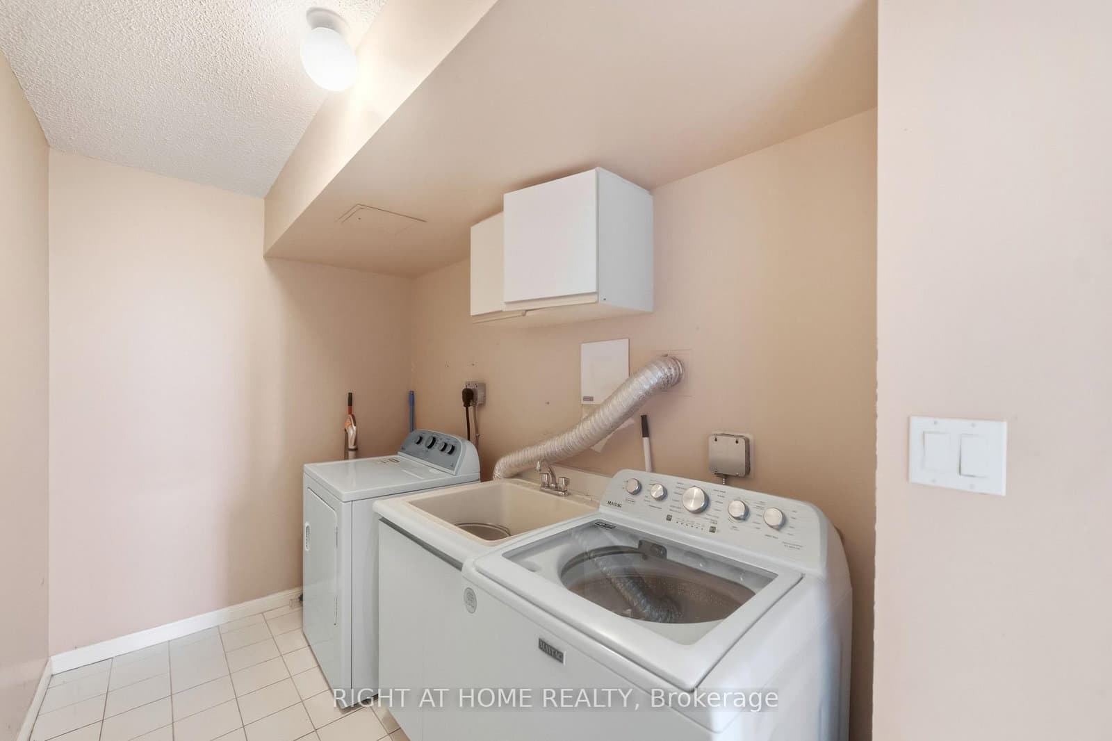610 BULLOCK Drive, Unit 803 thumbnail 19