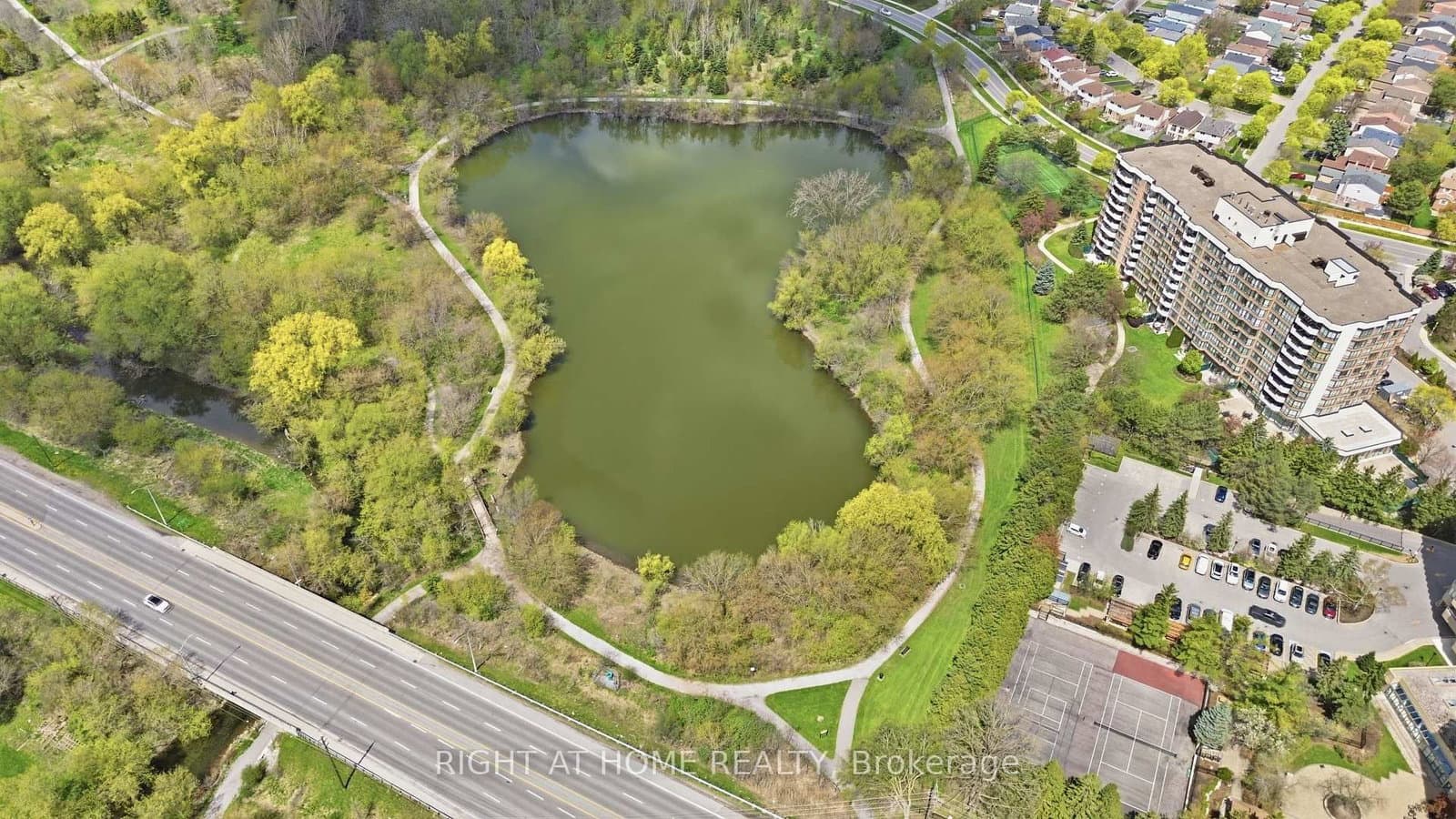 610 BULLOCK Drive, Unit 803 thumbnail 2