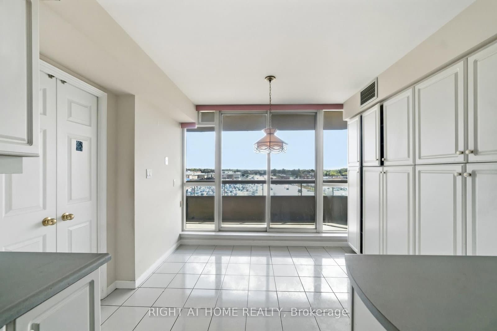610 BULLOCK Drive, Unit 803 thumbnail 30